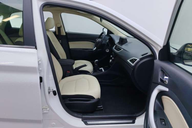 Used CHANGAN Alsvin V7 2016 1.6L Manual Enjoyment Model China V Standard Right Front Seat