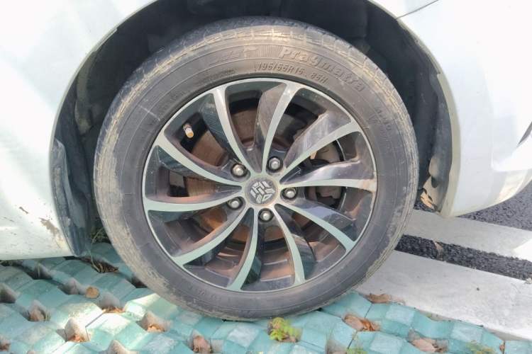 Used CHANGAN Alsvin V7 2016 1.6L Manual Fun Edition China IV Right Front Wheel Hub
