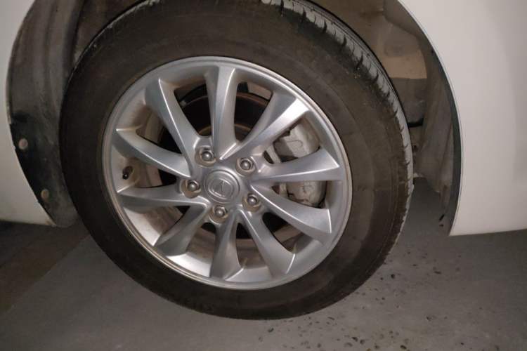 Used CHANGAN Alsvin V7 2016 1.6L Manual LeShang Model China V Standard Right Front Wheel Hub