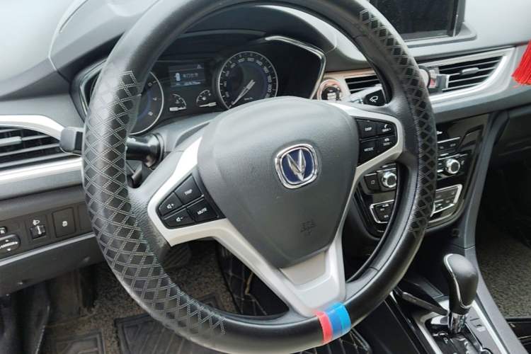Used CHANGAN Alsvin V7 2016 1.6L Automatic Fun Model China IV Standard Steering Wheel