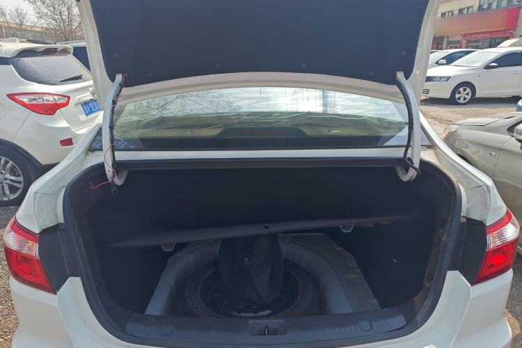 Used CHANGAN Alsvin V7 2016 1.6L Manual LeShang Model China V Standard Trunk