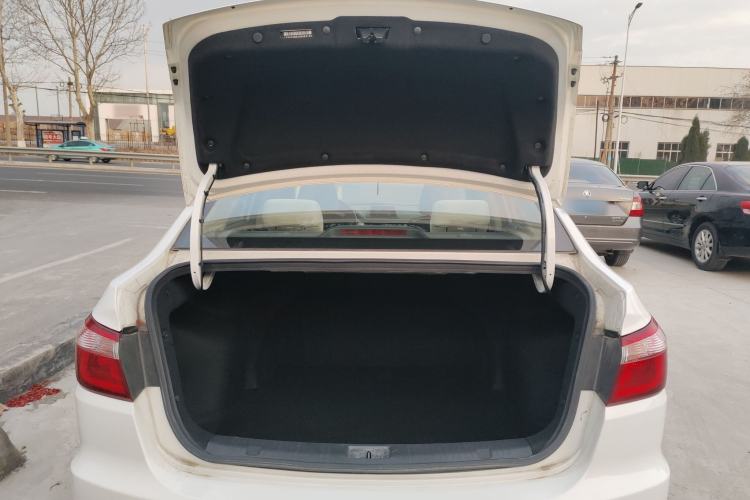 Used CHANGAN Alsvin V7 2016 1.6L Manual LeShang Model China V Standard Trunk