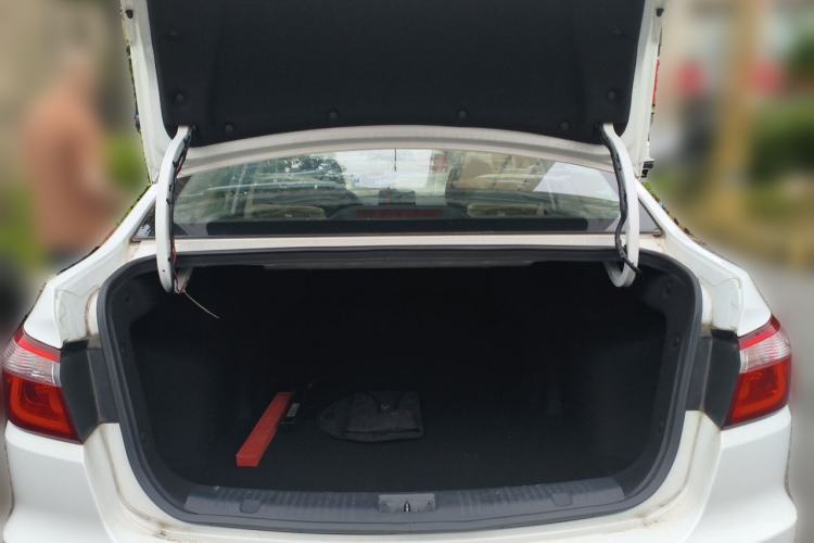 Used CHANGAN Alsvin V7 2016 1.6L Manual LeShang Model China IV Standard Trunk