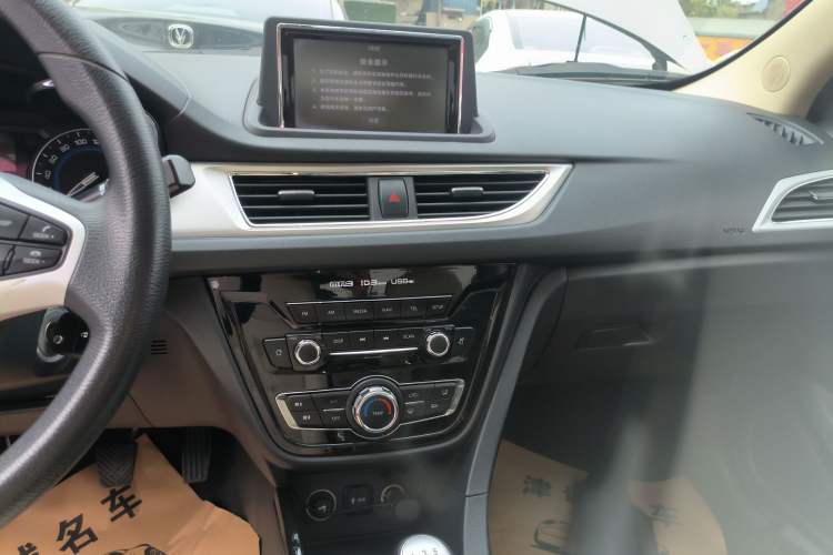 Used CHANGAN Alsvin V7 2016 1.6L Manual Enjoyment Model China V Standard Audio And AC Panel