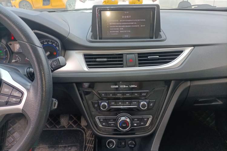 Used CHANGAN Alsvin V7 2016 1.6L Manual Enjoyment Model China V Standard Audio And AC Panel