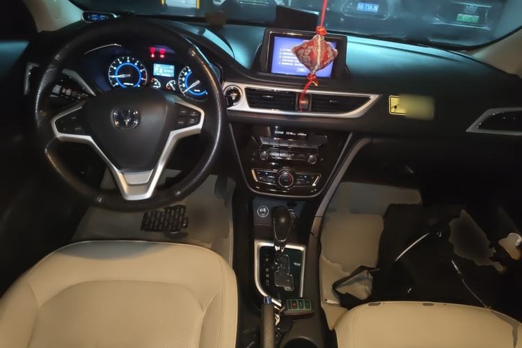 Used CHANGAN Alsvin V7 2016 1.6L Automatic Enjoyment Model China V Standard Center Console