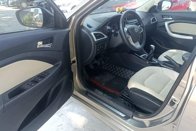 Used CHANGAN Alsvin V7 2016 1.6L Manual Enjoyment Model China V Standard Driver Seat