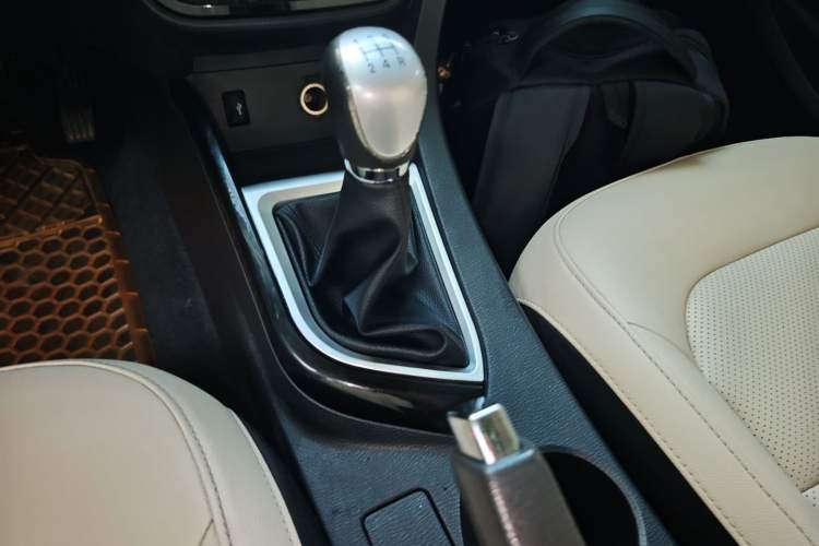 Used CHANGAN Alsvin V7 2016 1.6L Manual Enjoyment Model China V Standard Gear Lever