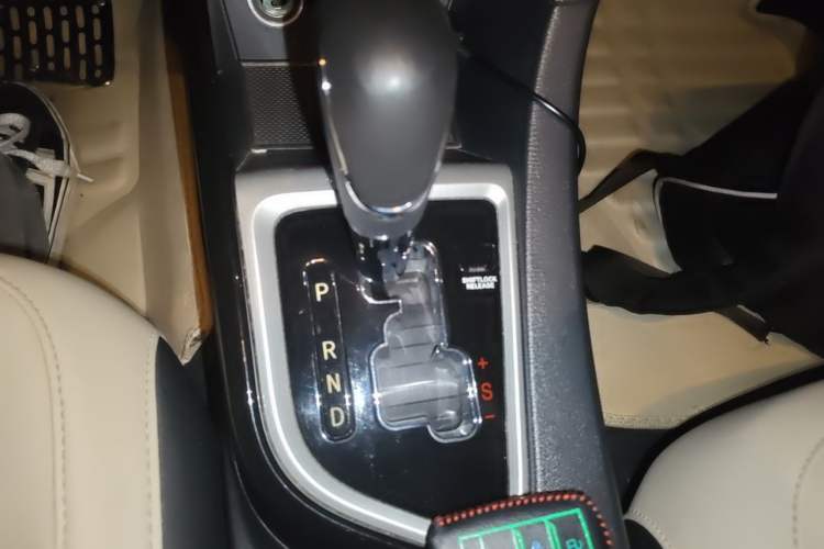 Used CHANGAN Alsvin V7 2016 1.6L Automatic Enjoyment Model China V Standard Gear Lever