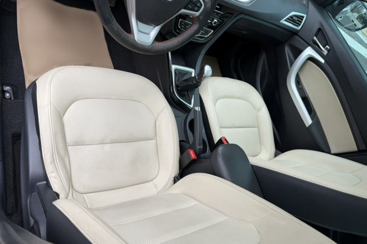 Used CHANGAN Alsvin V7 2016 1.6L Manual Enjoyment Model China V Standard Interior 12