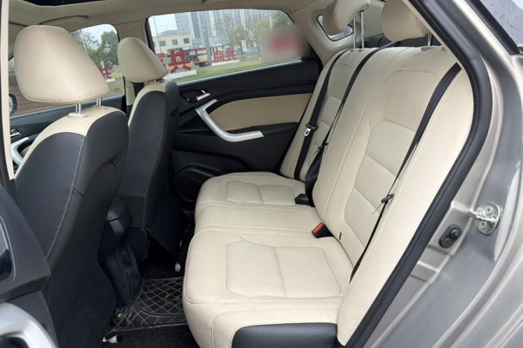 Used CHANGAN Alsvin V7 2016 1.6L Manual Enjoyment Model China V Standard Interior 3