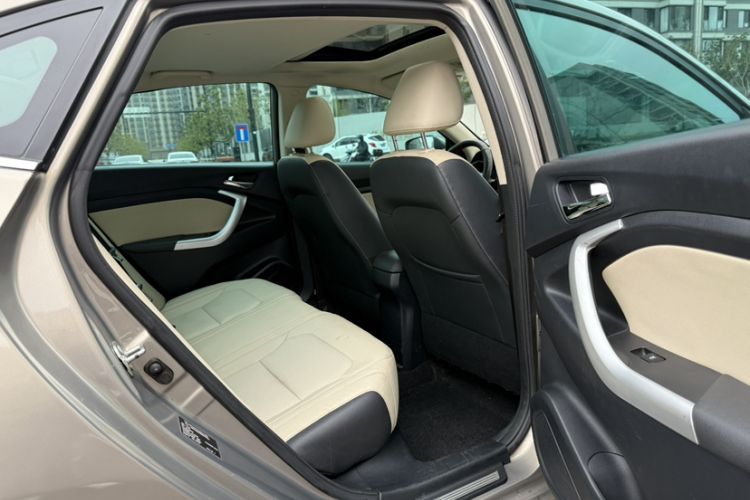 Used CHANGAN Alsvin V7 2016 1.6L Manual Enjoyment Model China V Standard Interior 9