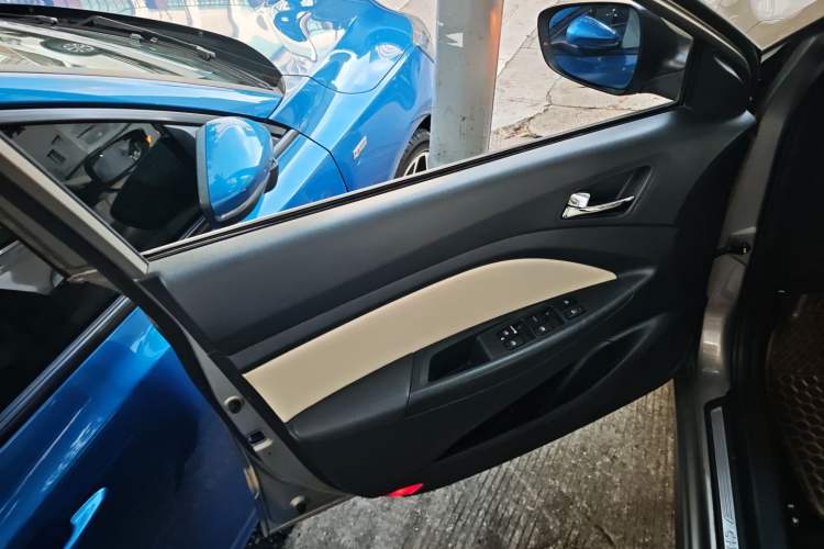 Used CHANGAN Alsvin V7 2016 1.6L Manual Enjoyment Model China V Standard Left Front Door Interior