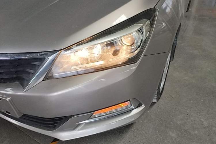 Used CHANGAN Alsvin V7 2016 1.6L Automatic Enjoyment Model China V Standard Left Front Headlight