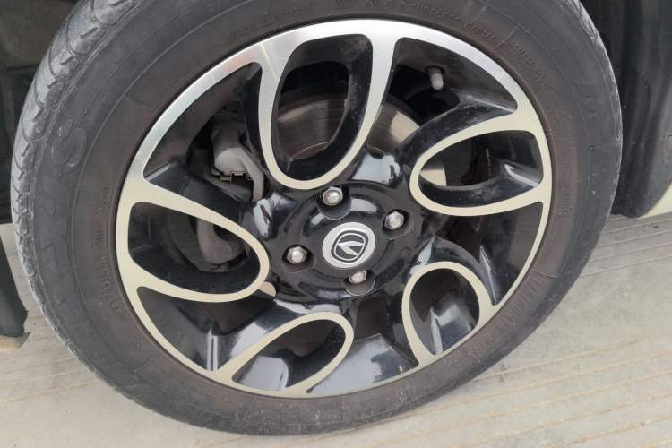 Used CHANGAN Benni 2015 1.4L IMT Luxury Model China V Standard Left Front Wheel Hub