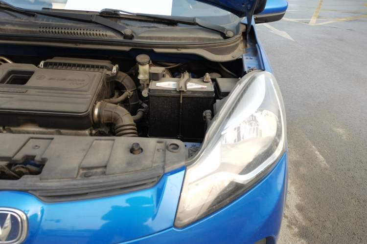 Used CHANGAN Benni 2014 1.4L Manual Luxury Model Engine Bay Left