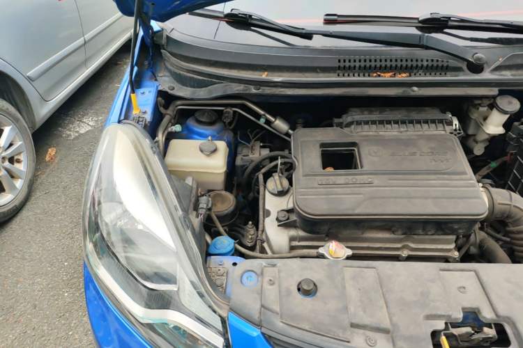 Used CHANGAN Benni 2014 1.4L IMT Luxury Model Engine Bay Right