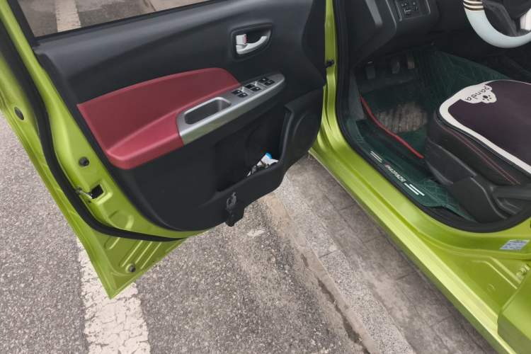 Used CHANGAN Benni 2014 1.4L Manual Sunroof Model Driver Seat