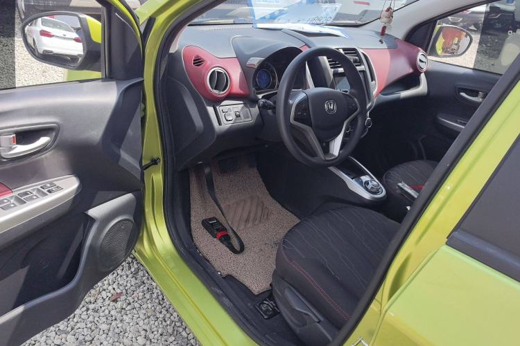 Used CHANGAN Benni 2014 1.4L IMT Luxury Model with Sunroof Driver Seat
