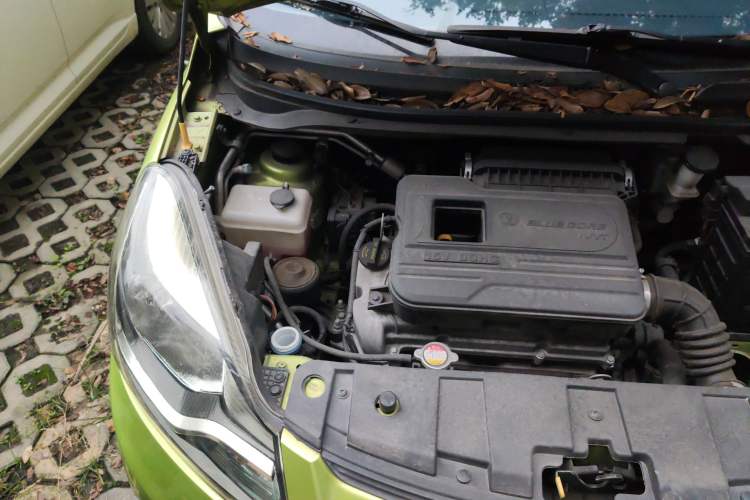 Used CHANGAN Benni 2014 1.4L Manual Sunroof Model Engine Bay Right