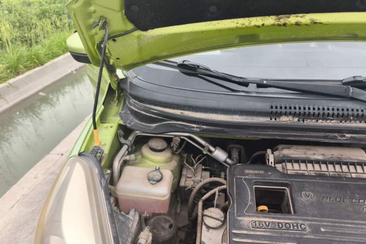 Used CHANGAN Benni 2014 1.4L Manual Sunroof Model Engine Bay Right