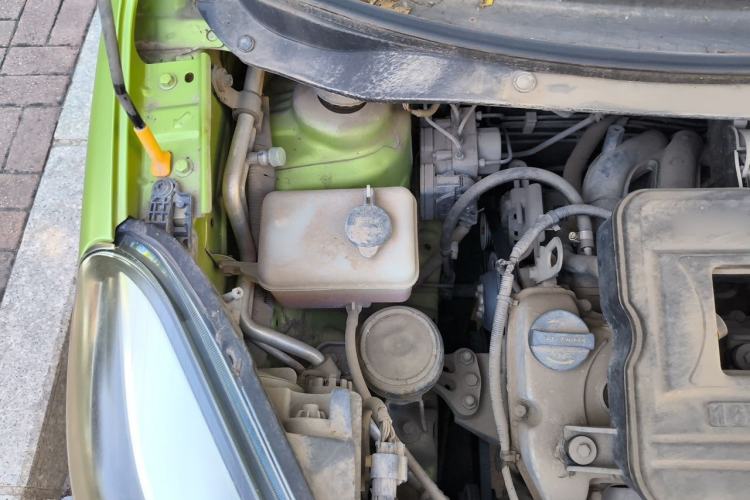 Used CHANGAN Benni 2014 1.4L Manual Sunroof Model Engine Bay Right