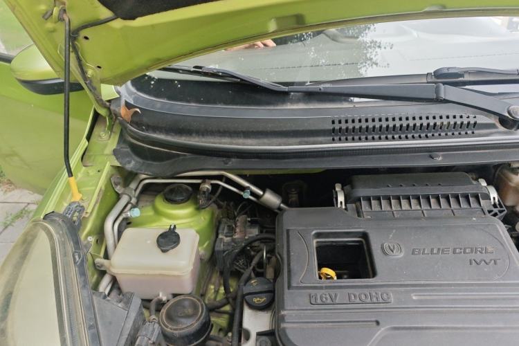 Used CHANGAN Benni 2014 1.4L Manual Luxury Model Engine Bay Right