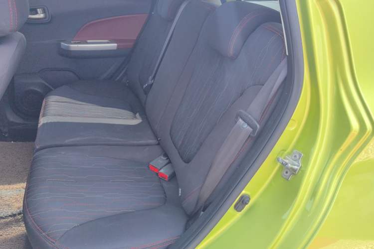 Used CHANGAN Benni 2014 1.4L IMT Luxury Model with Sunroof Left Rear Seat