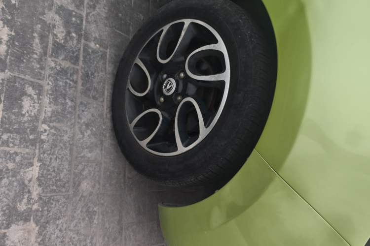 Used CHANGAN Benni 2014 1.4L Manual Sunroof Model Right Front Wheel Hub
