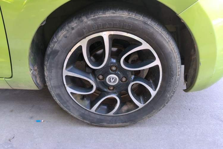 Used CHANGAN Benni 2014 1.4L Manual Sunroof Model Right Front Wheel Hub
