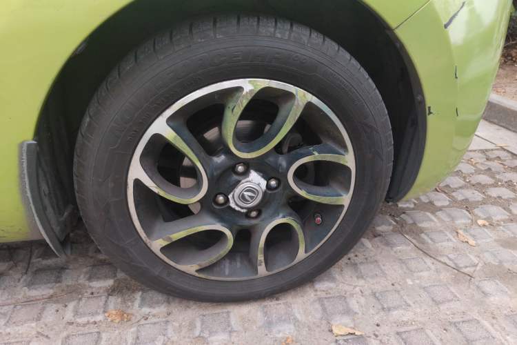 Used CHANGAN Benni 2014 1.4L Manual Luxury Model Right Front Wheel Hub