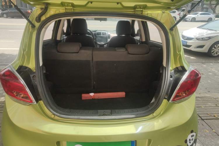 Used CHANGAN Benni 2014 1.4L IMT Luxury Model Trunk