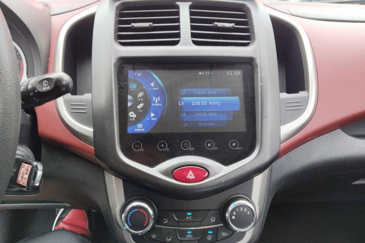 Used CHANGAN Benni 2014 1.4L IMT Luxury Model Audio And AC Panel