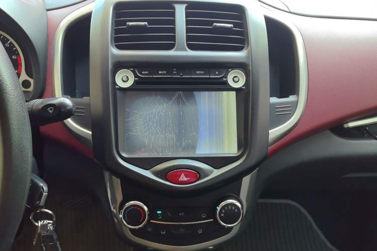 Used CHANGAN Benni 2014 1.4L IMT Luxury Model Audio And AC Panel