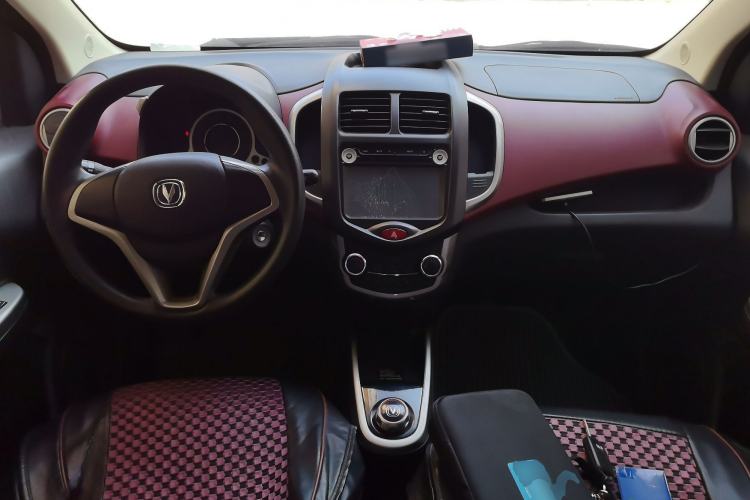Used CHANGAN Benni 2014 1.4L IMT Luxury Model Center Console