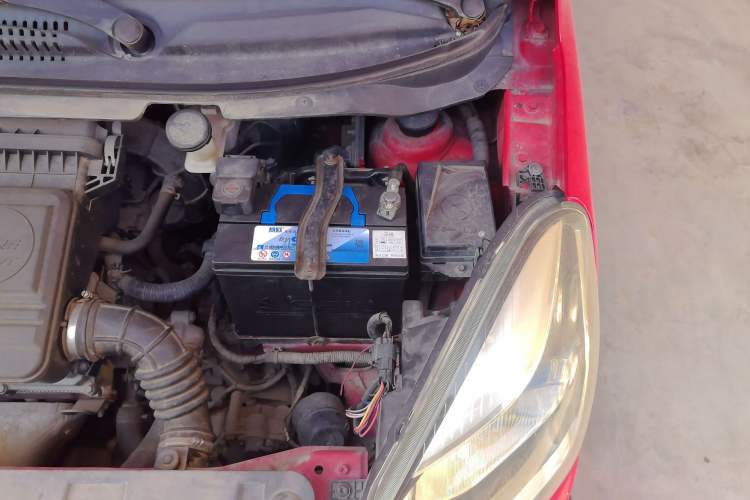 Used CHANGAN Benni 2014 1.4L IMT Luxury Model Engine Bay Left
