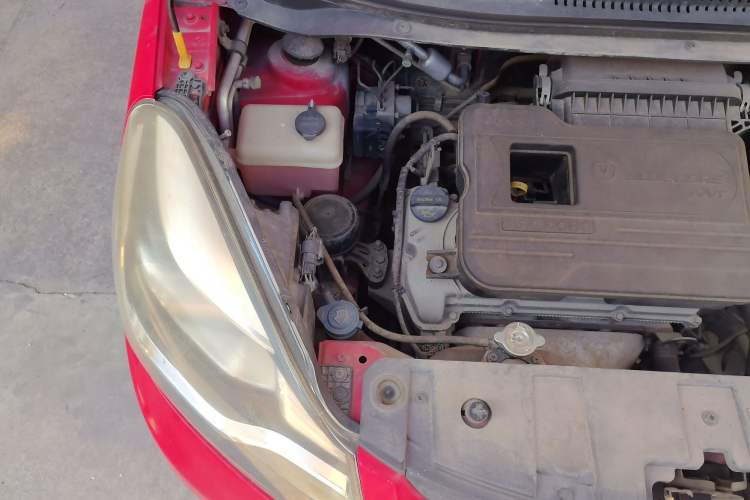 Used CHANGAN Benni 2014 1.4L IMT Luxury Model Engine Bay Right