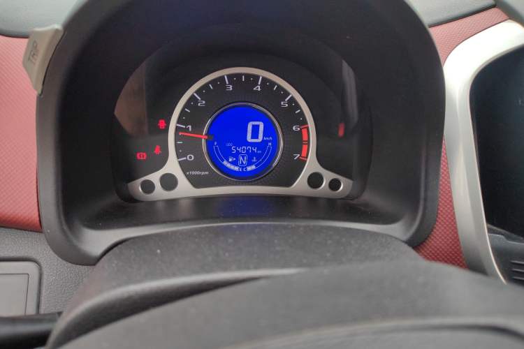 Used CHANGAN Benni 2014 1.4L IMT Luxury Model with Sunroof Odometer Close Up