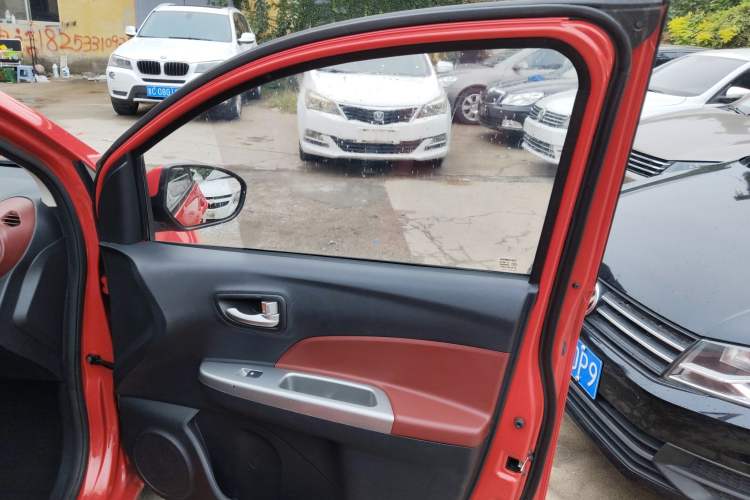 Used CHANGAN Benni 2014 1.4L IMT Luxury Model Right Front Door Interior