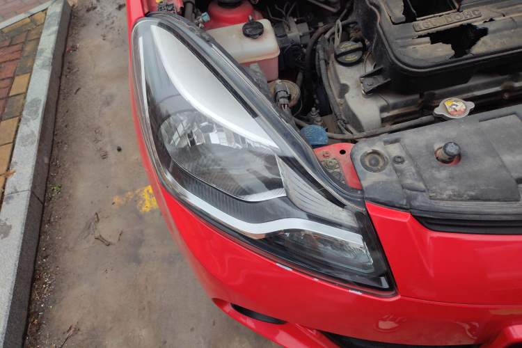 Used CHANGAN Benni 2014 1.4L IMT Luxury Model with Sunroof Right Front Headlight