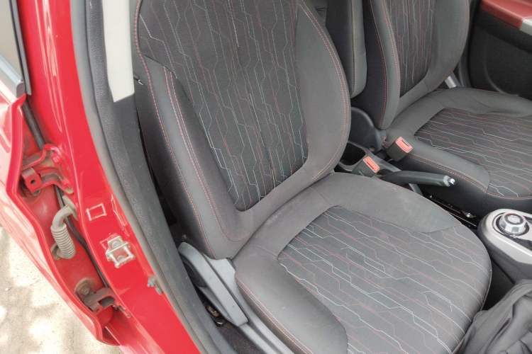 Used CHANGAN Benni 2014 1.4L IMT Luxury Model Right Front Seat