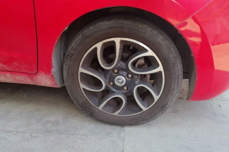 Used CHANGAN Benni 2014 1.4L IMT Luxury Model Right Front Wheel Hub