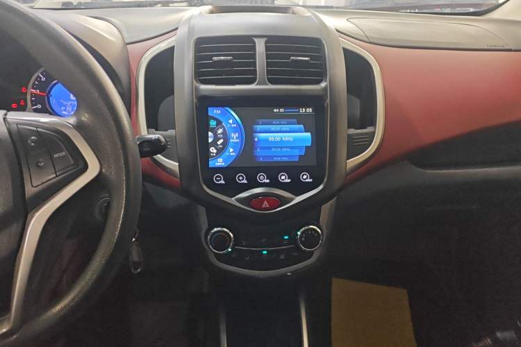Used CHANGAN Benni 2014 1.4L IMT Luxury Model with Sunroof Audio And AC Panel