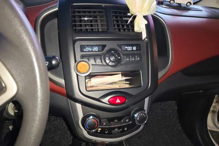 Used CHANGAN Benni 2014 1.4L IMT Luxury Model Audio And AC Panel