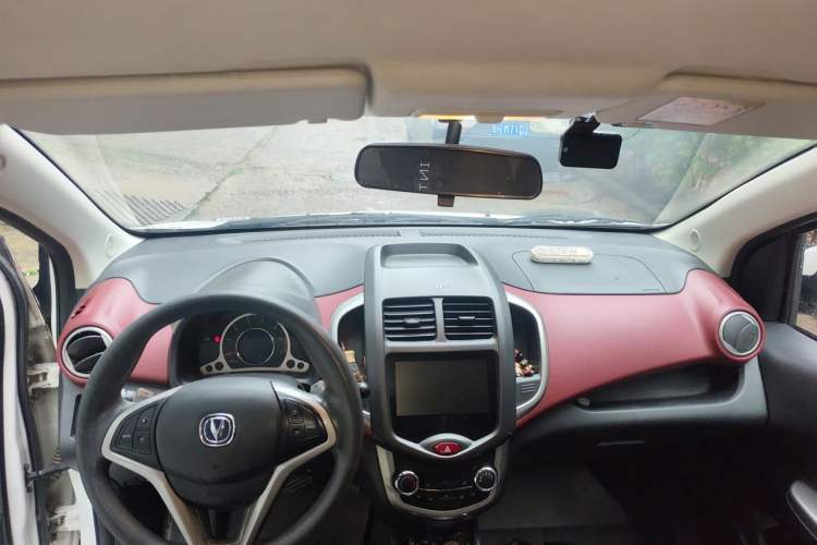 Used CHANGAN Benni 2014 1.4L IMT Luxury Model Center Console