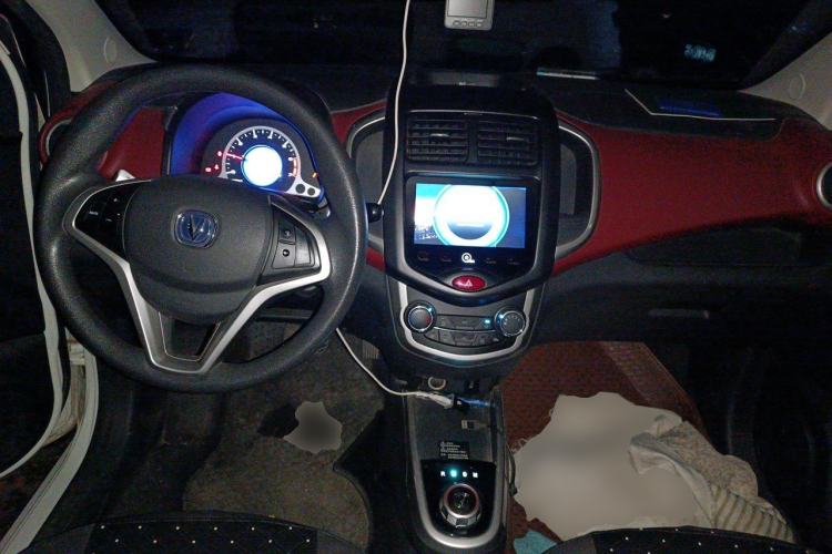 Used CHANGAN Benni 2014 1.4L IMT Luxury Model Center Console