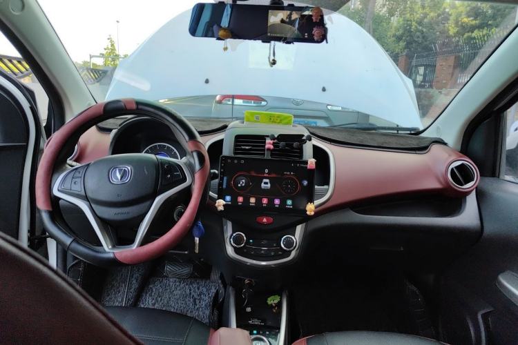 Used CHANGAN Benni 2014 1.4L IMT Luxury Model Center Console