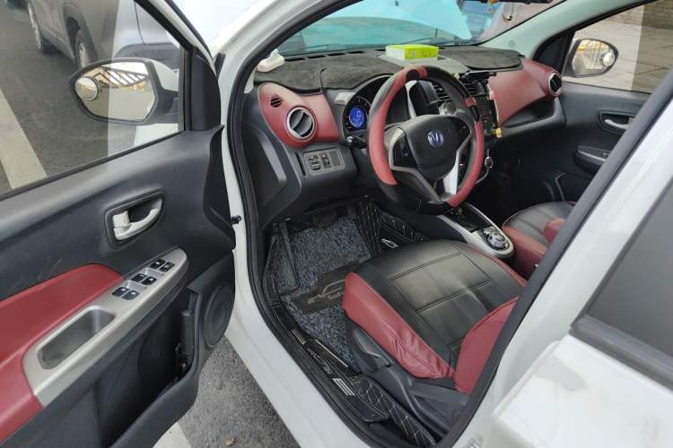 Used CHANGAN Benni 2014 1.4L IMT Luxury Model Driver Seat