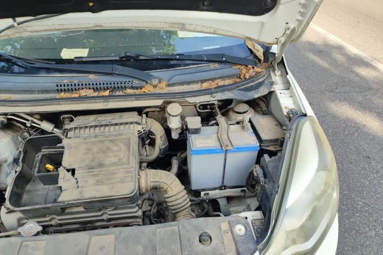 Used CHANGAN Benni 2014 1.4L IMT Luxury Model Engine Bay Left