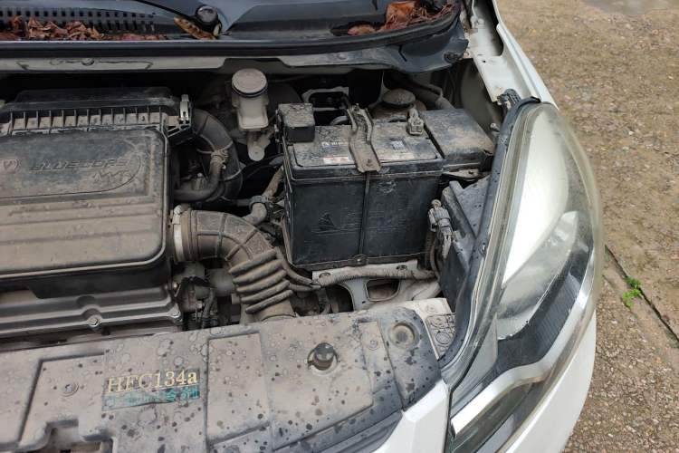 Used CHANGAN Benni 2014 1.4L IMT Luxury Model Engine Bay Left